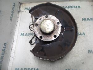 Używane Sworzen prawy tyl Alfa Romeo 147 (937) 1.9 JTD 16V Cena € 50,00 Procedura marży oferowane przez Maresia Parts