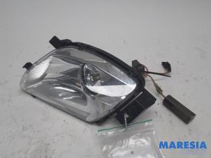 Used Fog light, front right Peugeot RCZ (4J) 2.0 HDi 16V FAP Price € 25,00 Margin scheme offered by Maresia Parts