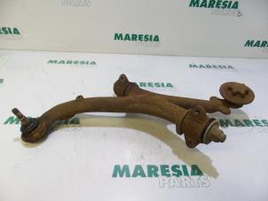 Used Front upper wishbone, right Renault Master II (FD/HD) 2.5 D Price € 50,00 Margin scheme offered by Maresia Parts