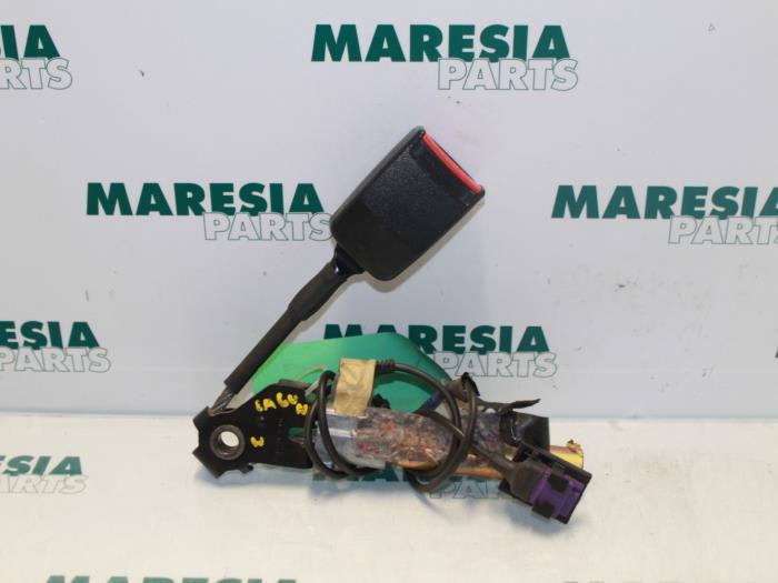 Seatbelt tensioner, left from a Renault Laguna I (B56) 1.8 RN,RT 1994