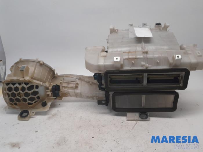 Gebrauchte Heizgehäuse Peugeot Expert (V1/VA/VB/VE/VF/VT/VY) 1.6 Blue HDi 95 16V Preis € 368,45 Mit Mehrwertsteuer angeboten von Maresia Parts