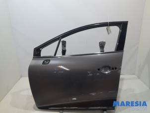 Używane Drzwi lewe przednie wersja 4-drzwiowa Renault Clio IV (5R) 1.2 TCE 16V GT EDC Cena € 350,00 Procedura marży oferowane przez Maresia Parts