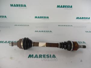 Used Front drive shaft, left Peugeot 308 (4A/C) 1.6 VTI 16V Price € 35,00 Margin scheme offered by Maresia Parts