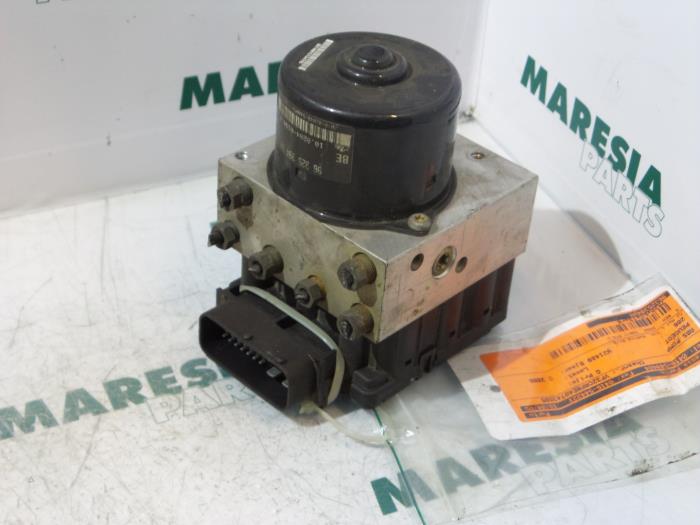 Begagnade ABS-pump Peugeot 206 (2A/C/H/J/S) 2.0 GTI 16V Pris € 75,00 Marginaltabell erbjuds av Maresia Parts