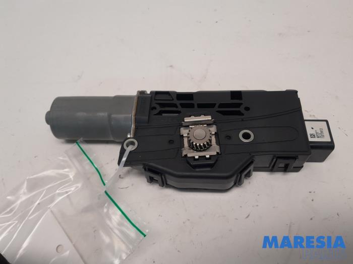 Używane Silnik szyberdachu Alfa Romeo Stelvio (949) 2.0 T 16V Q4 Cena € 105,00 Procedura marży oferowane przez Maresia Parts