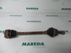 Używane Os napedowa prawy przód Alfa Romeo 146 (930B) 1.6 ie Cena € 40,00 Procedura marży oferowane przez Maresia Parts