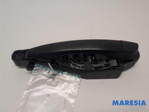 Used Sliding door handle, right Peugeot Expert (VA/VB/VE/VF/VY) 1.6 Blue HDi 95 16V Price € 30,24 Inclusive VAT offered by Maresia Parts