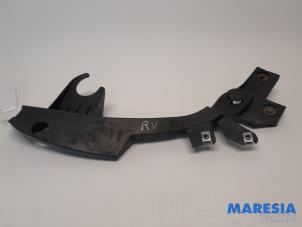 Used Headlight frame, right Peugeot Expert (VA/VB/VE/VF/VY) 1.6 Blue HDi 95 16V Price € 33,82 Inclusive VAT offered by Maresia Parts