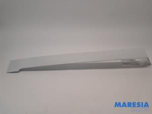 Used Decorative strip Peugeot Expert (VA/VB/VE/VF/VY) 1.6 Blue HDi 95 16V Price € 90,75 Inclusive VAT offered by Maresia Parts