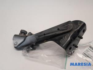 Usagé Roulette porte coulissante droite Peugeot Expert (VA/VB/VE/VF/VY) 1.6 Blue HDi 95 16V Prix € 47,19 Prix TTC proposé par Maresia Parts