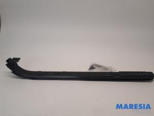 Used Sliding door rail, right Peugeot Expert (VA/VB/VE/VF/VY) 1.6 Blue HDi 95 16V Price € 133,10 Inclusive VAT offered by Maresia Parts