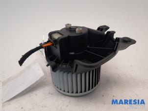 Usagé Ventilateur chauffage Fiat Punto III (199) 1.3 JTD Multijet 85 16V Prix € 25,00 Règlement à la marge proposé par Maresia Parts