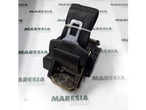 Usados Cinturón de seguridad izquierda detrás Alfa Romeo 166 3.0 V6 24V Precio € 25,00 Norma de margen ofrecido por Maresia Parts