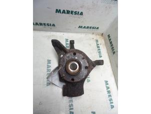 Usagé Fusée avant gauche Alfa Romeo 155 (167) 2.0 Twin Spark 16V Prix € 35,00 Règlement à la marge proposé par Maresia Parts