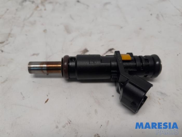 Injector (petrol injection) from a Citroën DS4 (NX) 1.6 16V VTi 120 2013