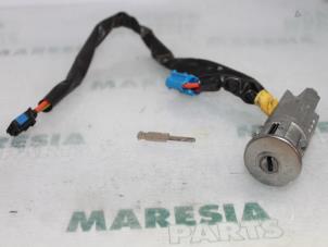 Gebrauchte Zündschloss + Schlüssel Peugeot 206 (2A/C/H/J/S) 1.4 HDi Preis € 30,00 Margenregelung angeboten von Maresia Parts
