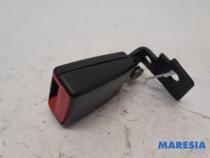 Used Rear seatbelt buckle, left Fiat Punto III (199) 1.3 JTD Multijet 85 16V Price € 20,00 Margin scheme offered by Maresia Parts