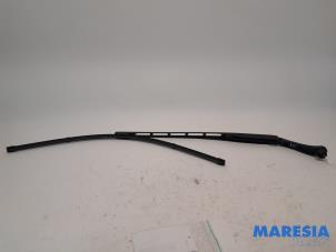 Used Front wiper arm Citroen C5 III Tourer (RW) 2.0 16V Price € 25,00 Margin scheme offered by Maresia Parts