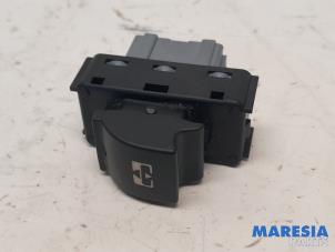 Used Sunroof switch Peugeot 2008 (CU) 1.2 Vti 12V PureTech 82 Price € 10,00 Margin scheme offered by Maresia Parts