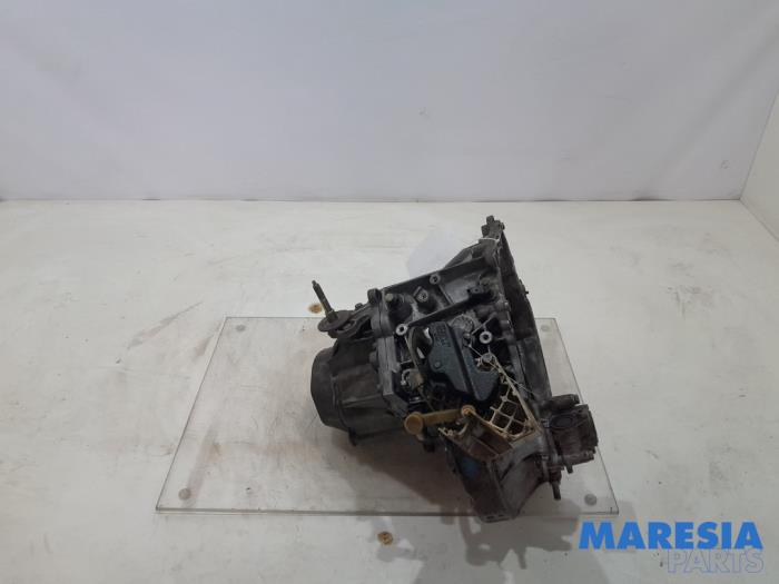 Usagé Boîte de vitesse Peugeot 307 CC (3B) 2.0 16V Prix € 449,00 Règlement à la marge proposé par Maresia Parts