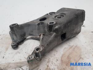 Used Engine mount Peugeot 307 CC (3B) 2.0 16V Price € 100,00 Margin scheme offered by Maresia Parts