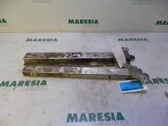 Used Subframe Renault Laguna II (BG) 1.9 dCi 120 Price € 49,00 Margin scheme offered by Maresia Parts