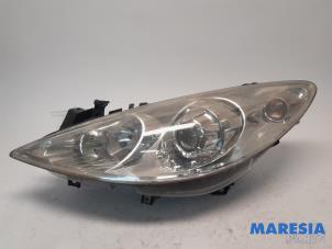 Used Headlight, left Peugeot 307 CC (3B) 2.0 16V Price € 40,00 Margin scheme offered by Maresia Parts