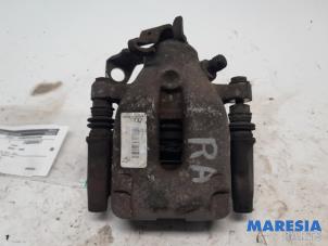 Used Rear brake calliper, right Peugeot 307 CC (3B) 2.0 16V Price € 35,00 Margin scheme offered by Maresia Parts