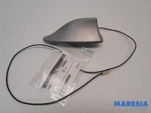 Used Antenna Renault Clio IV (5R) 1.2 TCE 16V GT EDC Price € 35,00 Margin scheme offered by Maresia Parts