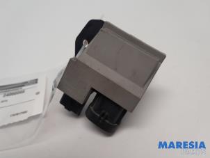 Used Cooling fan resistor Renault Clio IV (5R) 1.2 TCE 16V GT EDC Price € 35,00 Margin scheme offered by Maresia Parts