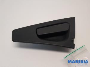 Used Rear door handle 4-door, right Renault Clio IV (5R) 1.2 TCE 16V GT EDC Price € 25,00 Margin scheme offered by Maresia Parts