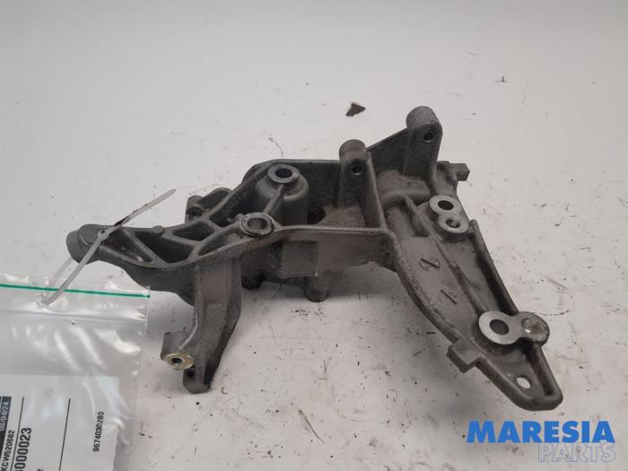 Usagé Support dynamo haut Citroen C3 (SC) 1.6 HDi 92 Prix € 34,99 Règlement à la marge proposé par Maresia Parts