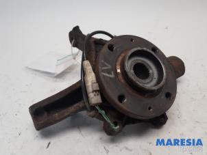 Used Knuckle, front left Peugeot 307 CC (3B) 2.0 16V Price € 30,00 Margin scheme offered by Maresia Parts