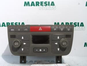 Używane Panel sterowania nagrzewnicy Fiat Idea (350AX) 1.4 16V Cena € 35,00 Procedura marży oferowane przez Maresia Parts