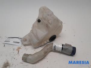Usagé Réservoir lave-glace avant Fiat Punto III (199) 1.3 JTD Multijet 85 16V Prix € 15,00 Règlement à la marge proposé par Maresia Parts