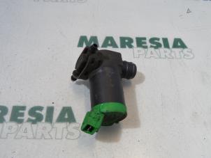 Usagé Pompe lave-glace avant Peugeot 306 Break (7E) 1.6i XR,XT,ST Prix € 10,00 Règlement à la marge proposé par Maresia Parts