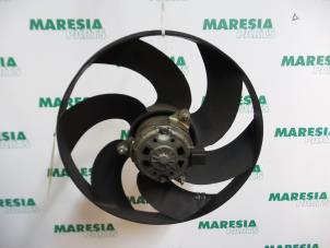 Usagé Ventilateur moteur Alfa Romeo 166 3.0 V6 24V Prix € 65,00 Règlement à la marge proposé par Maresia Parts