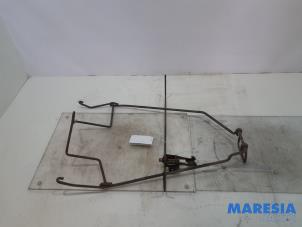 Used Spare wheel holder Renault Kangoo Express (FW) 1.5 dCi 75 FAP Price € 51,24 Inclusive VAT offered by Maresia Parts