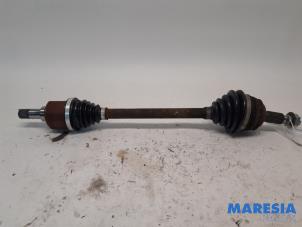 Used Front drive shaft, left Peugeot 308 SW (L4/L9/LC/LJ/LR) 1.6 HDi 92 16V Price € 75,00 Margin scheme offered by Maresia Parts