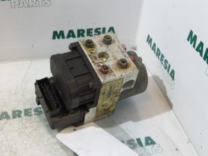Usagé Pompe ABS Peugeot 306 (7A/C/S) 1.8i 16V Prix € 50,00 Règlement à la marge proposé par Maresia Parts