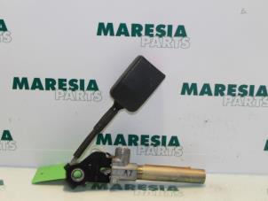 Usagé Tendeur de ceinture gauche Renault 19 Phase II/III (B/C53) 1.9 RL/RN Prix € 25,00 Règlement à la marge proposé par Maresia Parts