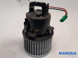 Used Heating and ventilation fan motor Peugeot 308 SW (L4/L9/LC/LJ/LR) 1.6 HDi 92 16V Price € 100,00 Margin scheme offered by Maresia Parts