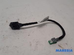 Gebrauchte USB-Stecker Peugeot 308 SW (L4/L9/LC/LJ/LR) 1.6 HDi 92 16V Preis € 20,00 Margenregelung angeboten von Maresia Parts