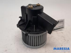Usados Motor de ventilador de calefactor Fiat 500 (312) 0.9 TwinAir 85 Precio € 25,00 Norma de margen ofrecido por Maresia Parts