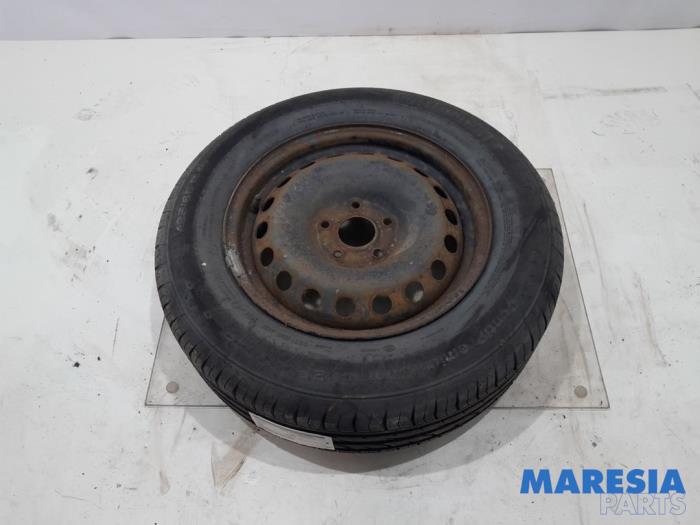 Spare wheel from a Renault Kangoo Express (FW) 1.5 dCi 75 FAP 2013