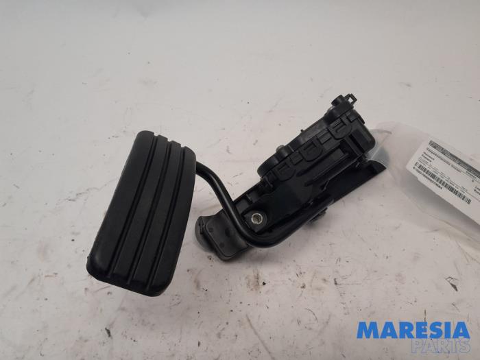 Begagnade Gaspedalsensor Renault Espace (JK) 2.0 dCi 16V 175 FAP Pris € 29,99 Marginaltabell erbjuds av Maresia Parts