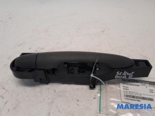 Used Sliding door handle, right Renault Kangoo Express (FW) 1.5 dCi 75 FAP Price € 42,35 Inclusive VAT offered by Maresia Parts