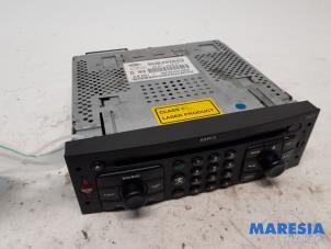 Usagé Radio/Lecteur CD Peugeot 307 CC (3B) 2.0 16V Prix € 210,00 Règlement à la marge proposé par Maresia Parts