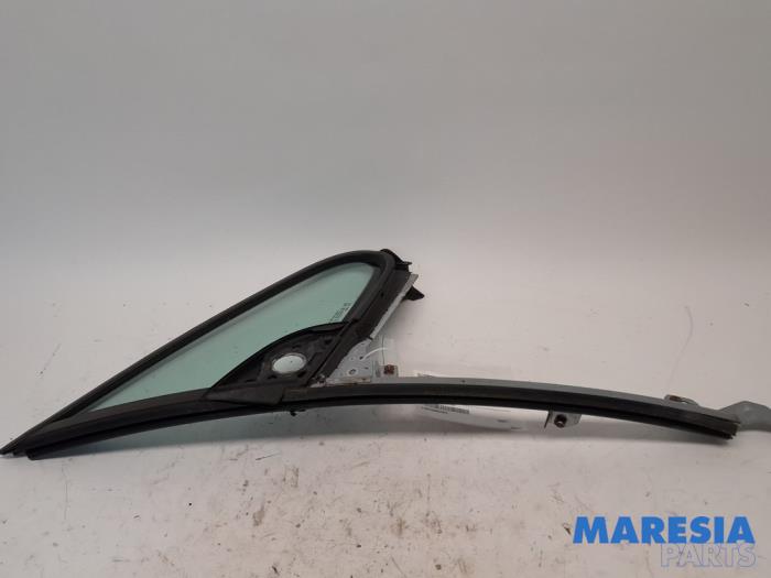 Usados Ventanilla triangular derecha delante Peugeot 307 CC (3B) 2.0 16V Precio € 45,00 Norma de margen ofrecido por Maresia Parts