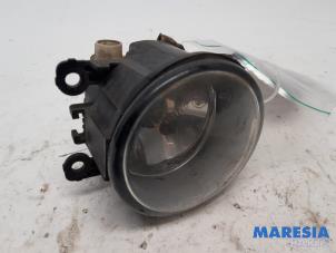 Used Fog light, front right Peugeot 307 CC (3B) 2.0 16V Price € 10,00 Margin scheme offered by Maresia Parts